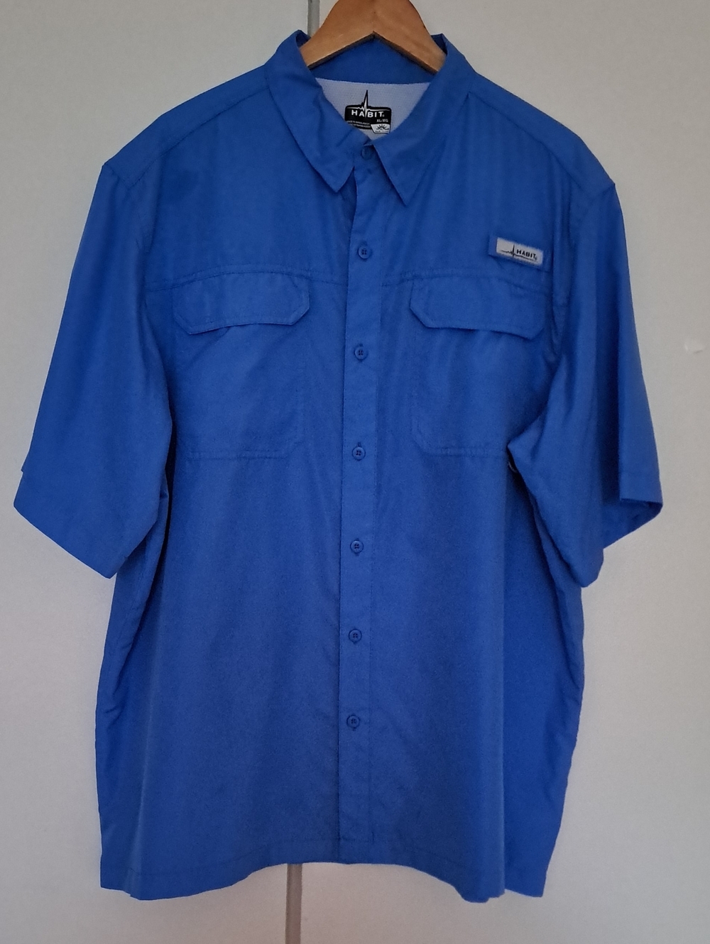 HABIT Men's 50 + UPF fisihing Shirt  Short-Sleeve  Button-Up Shirt - Blue